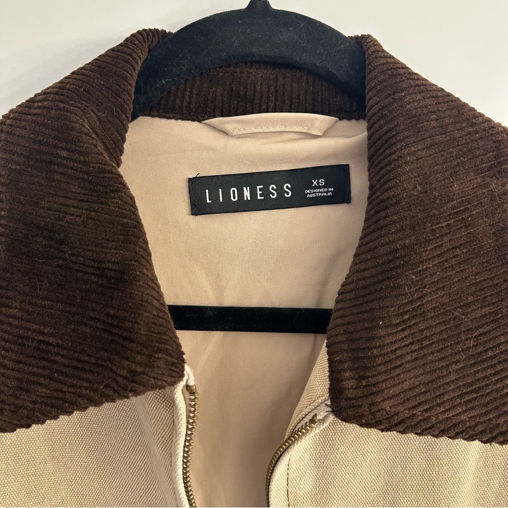 Lioness Oversized Barn Jacket - Picture 3 of 4